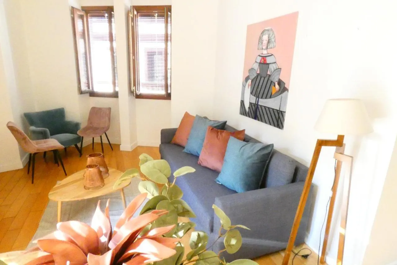 Homeyseville-Luxury Apartment Arenal 6 Pax, Parking Optional Seville
