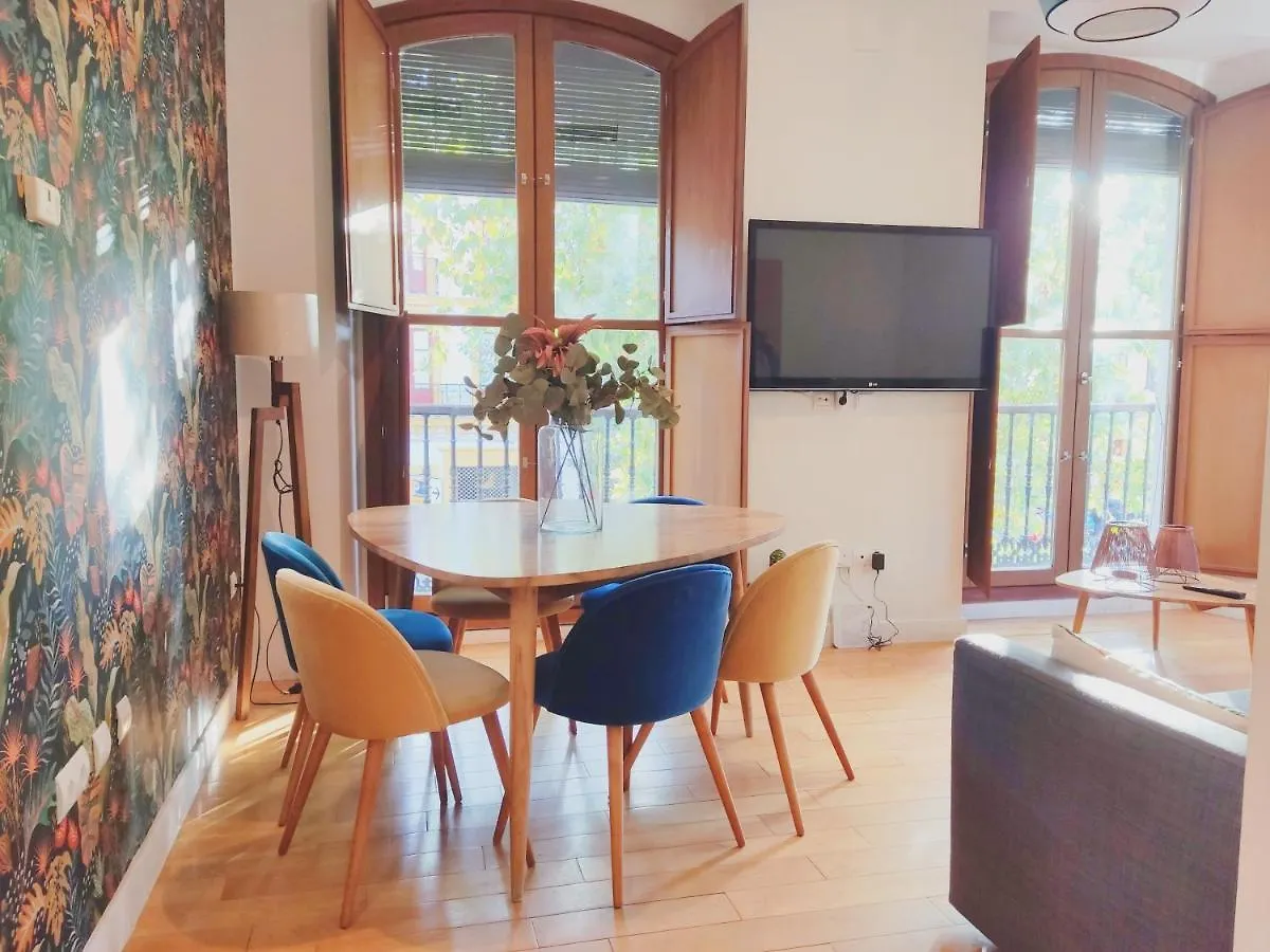 Homeyseville-Luxury Apartment Arenal 6 Pax, Parking Optional